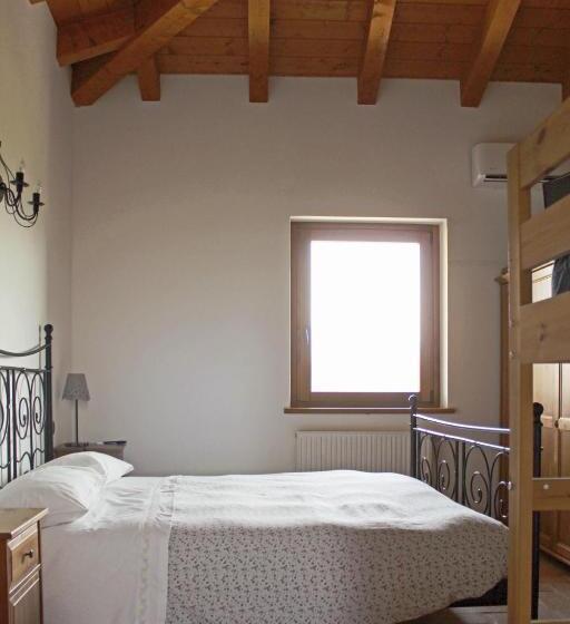 Pokój Czteroosobowy Standard, Borgo Dei Sapori