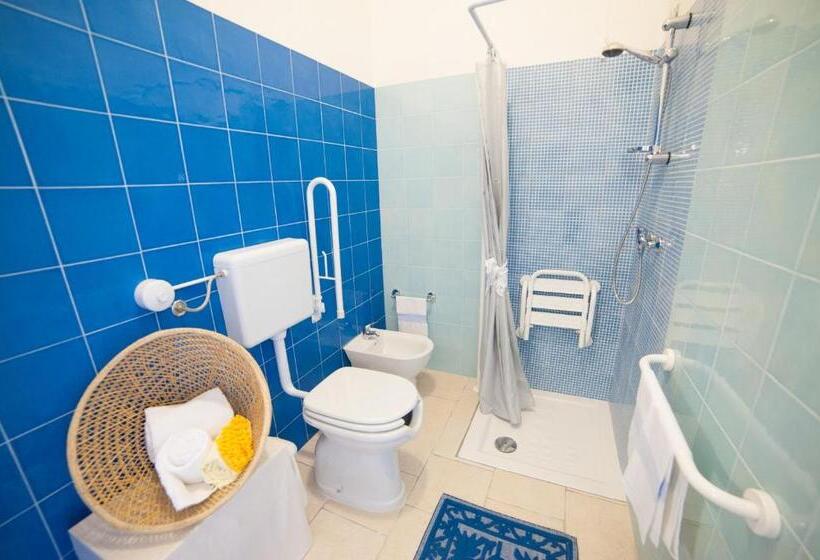 חדר סטנדרט מותאם לאדם עם מוגבלויות, Agriturismo La Palascìa Masseria Agreste