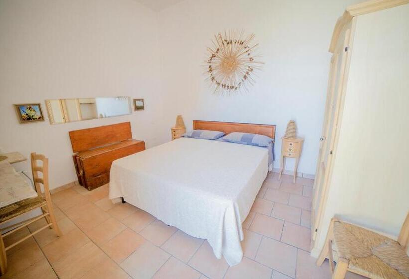 חדר בסיסי, Agriturismo La Palascìa Masseria Agreste