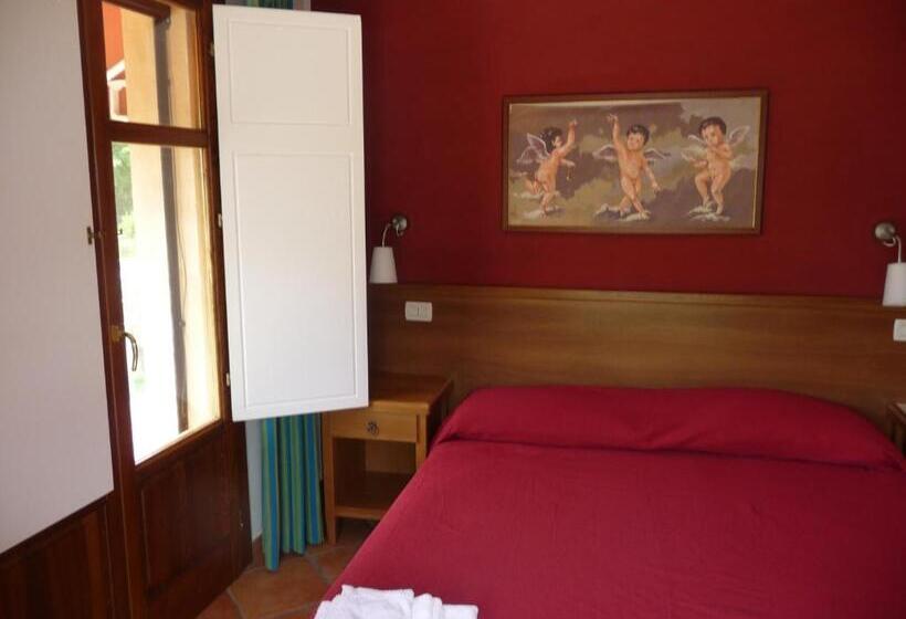 اتاق ساده سه‌ نفره, Agrilao