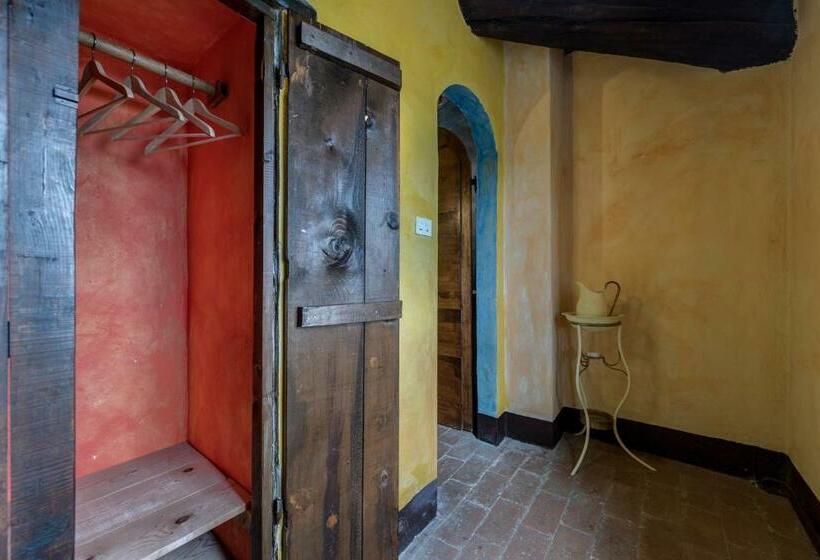 فيلا 4 غرف نوم, La Palazzina