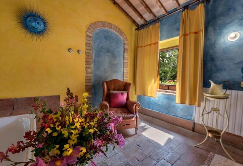 Вилла 4 Спальни, La Palazzina