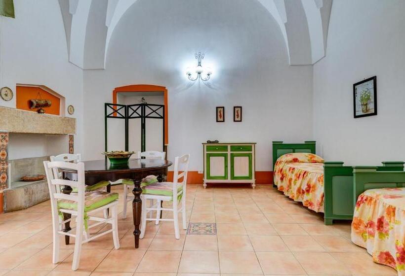 סוויטה משפחתית, Masseria La Macchiola & Corti Del Mito