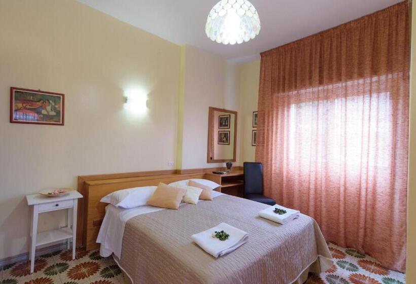 バルコニー付きスタンダードルーム, San Giacomo