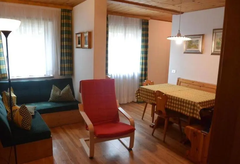 Huoneisto 2 Makuuhuonetta Parveke, Apartments Antares