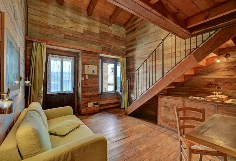 スタンダードスタジオ, Agriturismo Cascina Rosengana