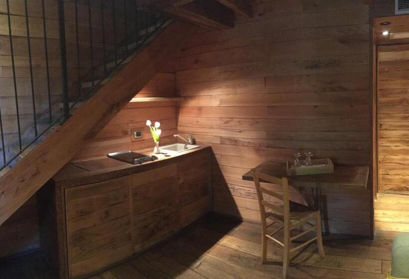 スタンダードスタジオ, Agriturismo Cascina Rosengana