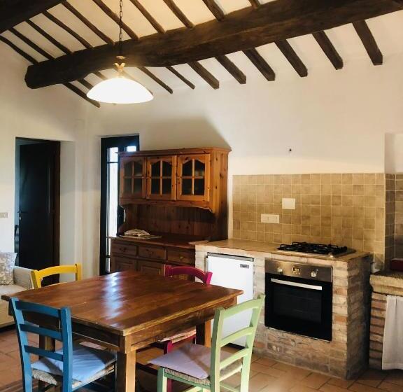 דירת שני חדרים, Tenuta Di Caiolo