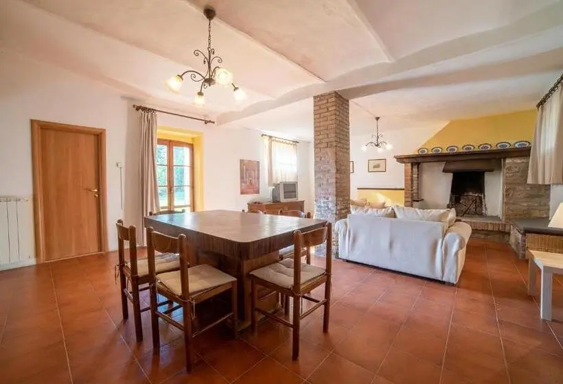 Villa 3 Makuuhuonetta, Tenuta Di Caiolo