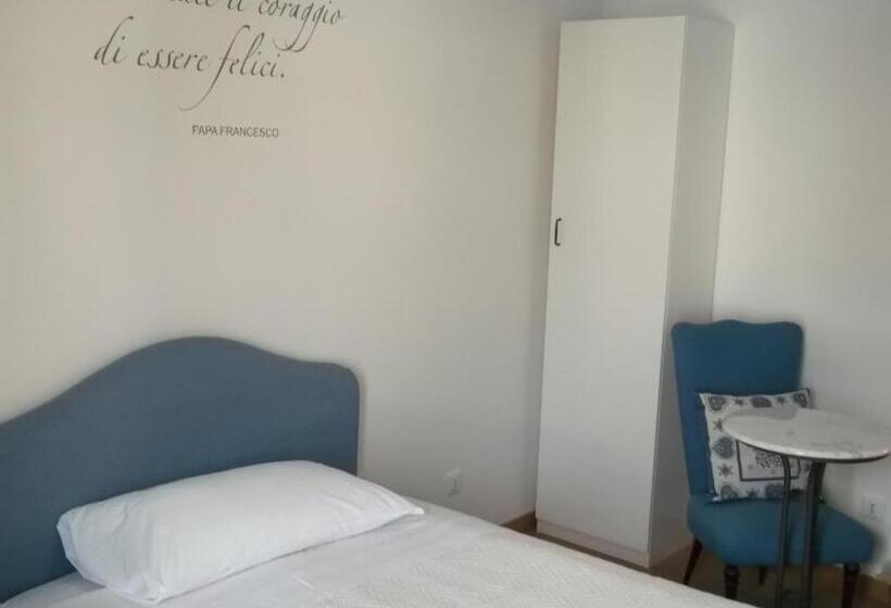 اتاق استاندارد یک تخته با بالکن, La Dimora Del Conte