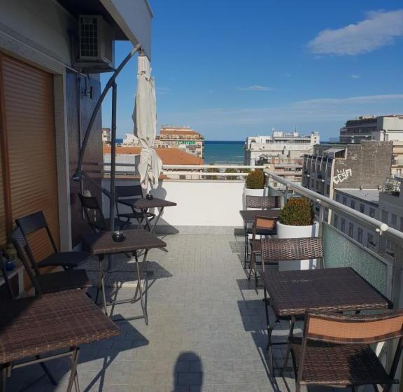 اتاق استاندارد با چشم‌انداز دریا, La Dimora Del Conte