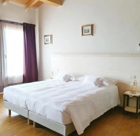 スーペリアの４人部屋, Osteria E Locanda Del Viaggiatore