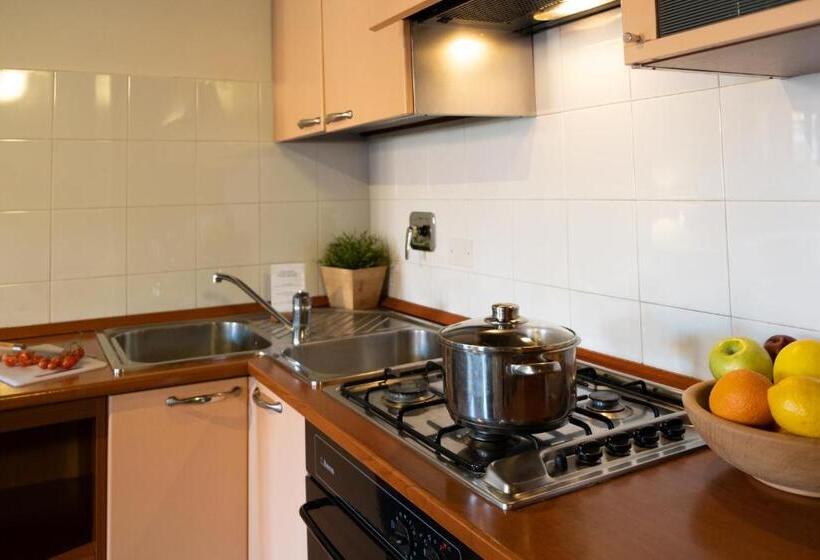 סטודיו סופריור, Residence Ferraud