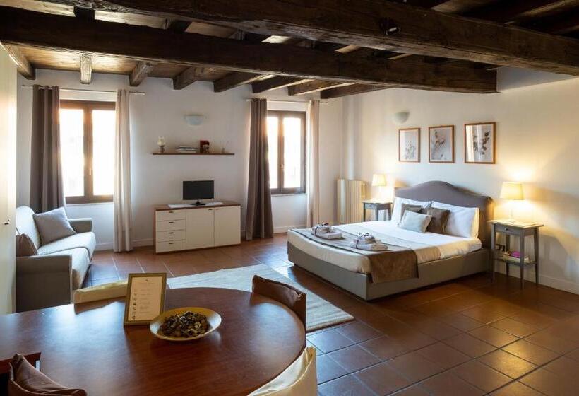 סטודיו סופריור, Residence Ferraud