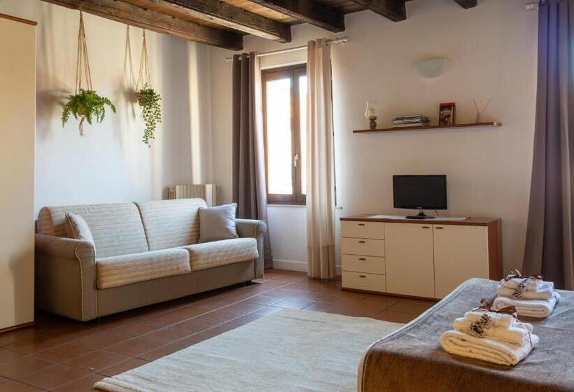 סטודיו סופריור, Residence Ferraud