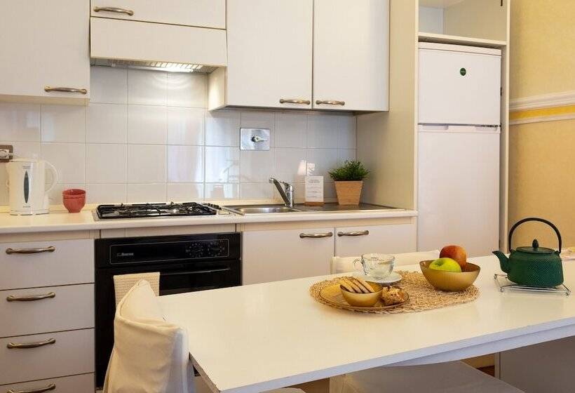 스탠다드 스튜디오, Residence Ferraud