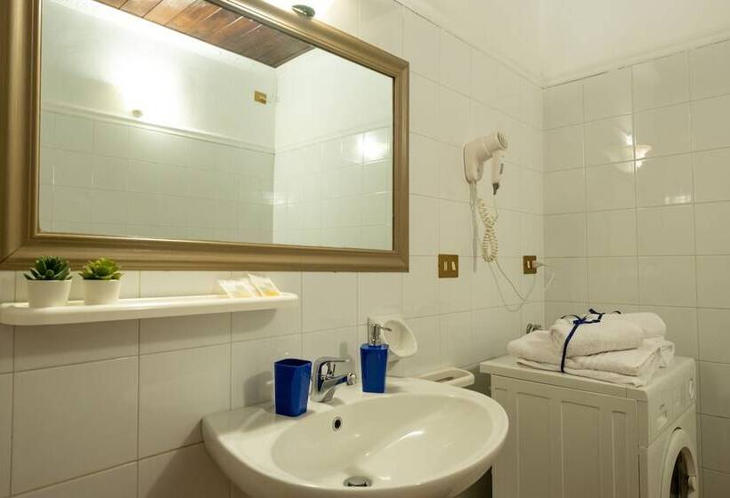 סטודיו סופריור, Residence Ferraud