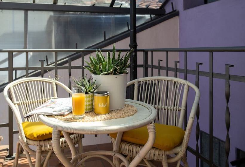 סטודיו סופריור, Residence Ferraud