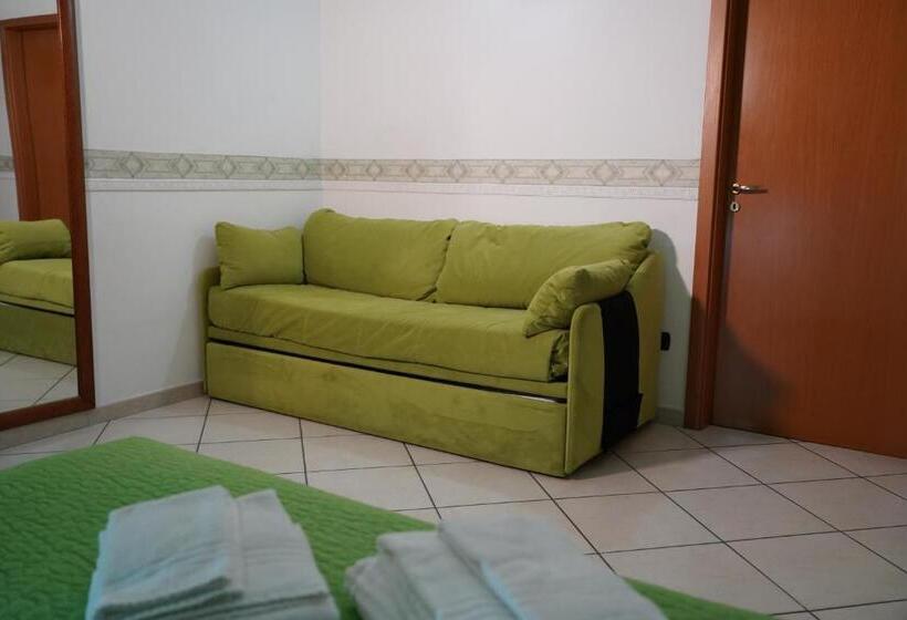 이코노미 트리플 룸, Villa Flora