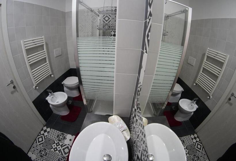 디럭스 4인 룸, Villa Flora