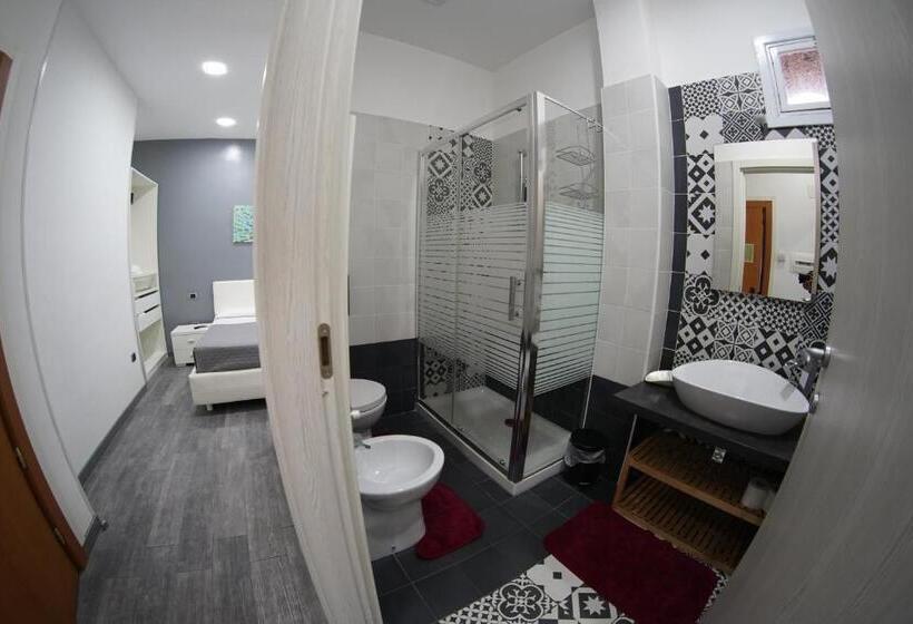 디럭스 4인 룸, Villa Flora