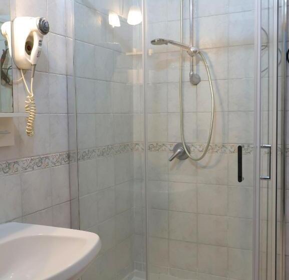 수피리어 스튜디오, Villa Flora