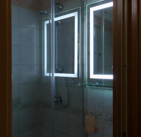 수피리어 스튜디오, Villa Flora