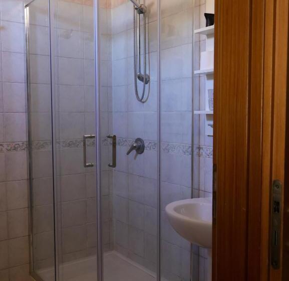 컴포트 트리플 룸, Villa Flora