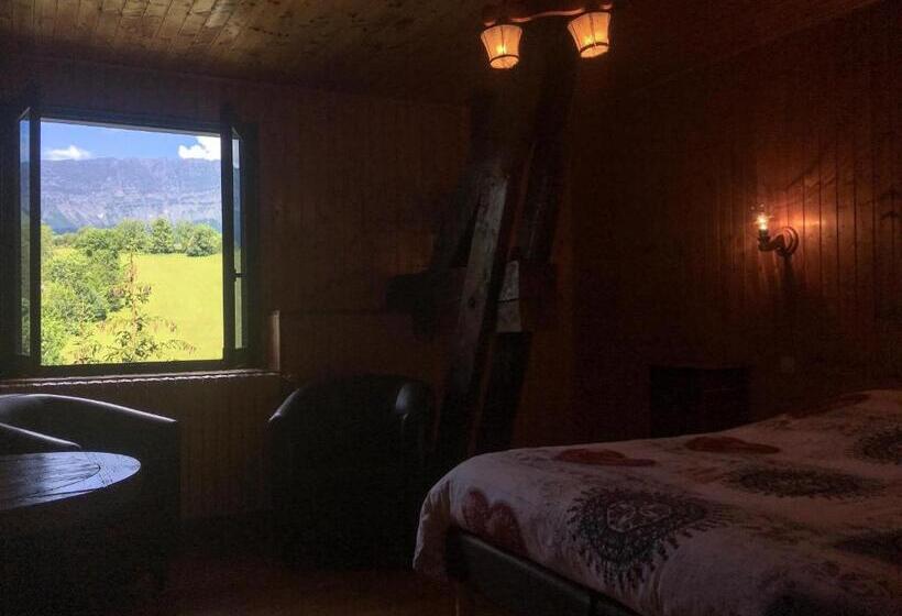Номер Стандарт Вид на Горы, La Chicholiere