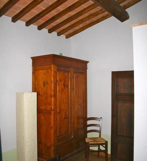 带4个卧室的公寓, Godiolo