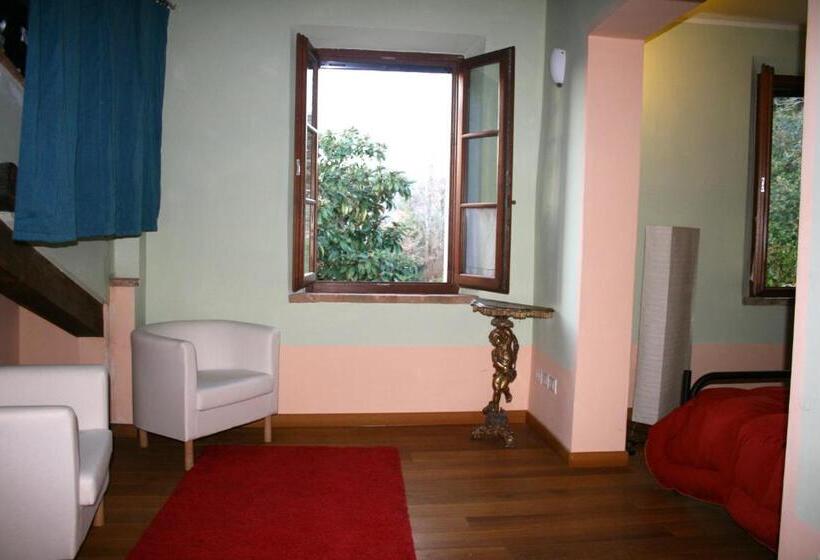 带4个卧室的公寓, Godiolo