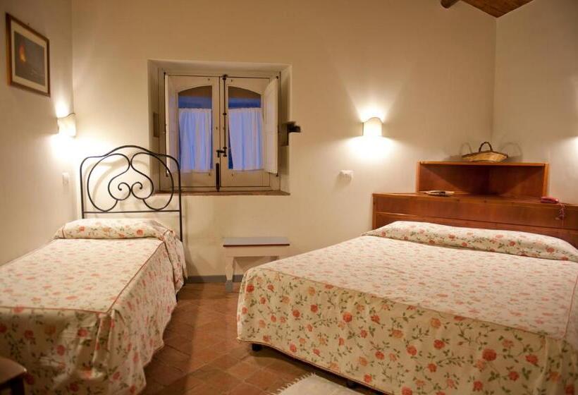 スタンダードトリプルルーム, Case Perrotta