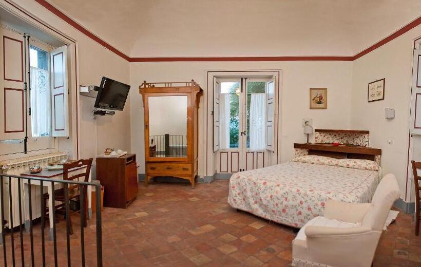 スタンダードトリプルルーム, Case Perrotta