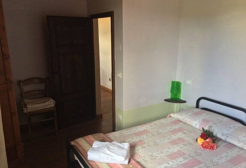 带4个卧室的公寓, Godiolo