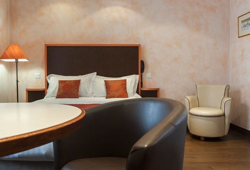 スタンダードルーム, La Couronne