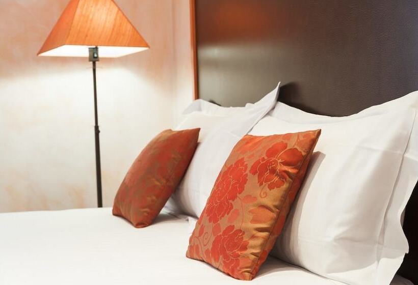 スタンダードルーム, La Couronne