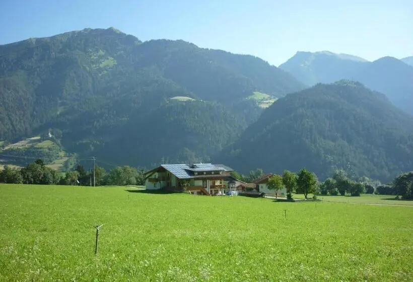 Standard Neljän Hengen Huone, Pension Wiesenhof