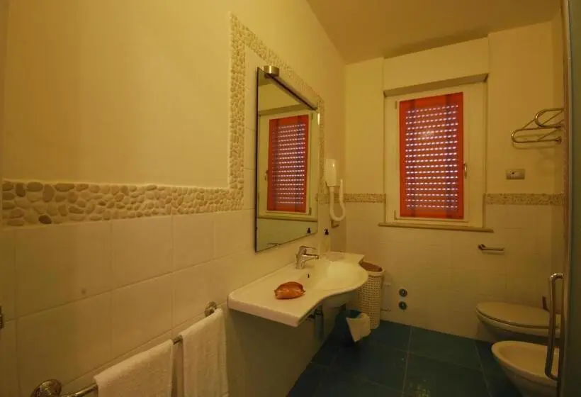 Standard Triple Room with Terrace, Residence Abruzzo Resort
