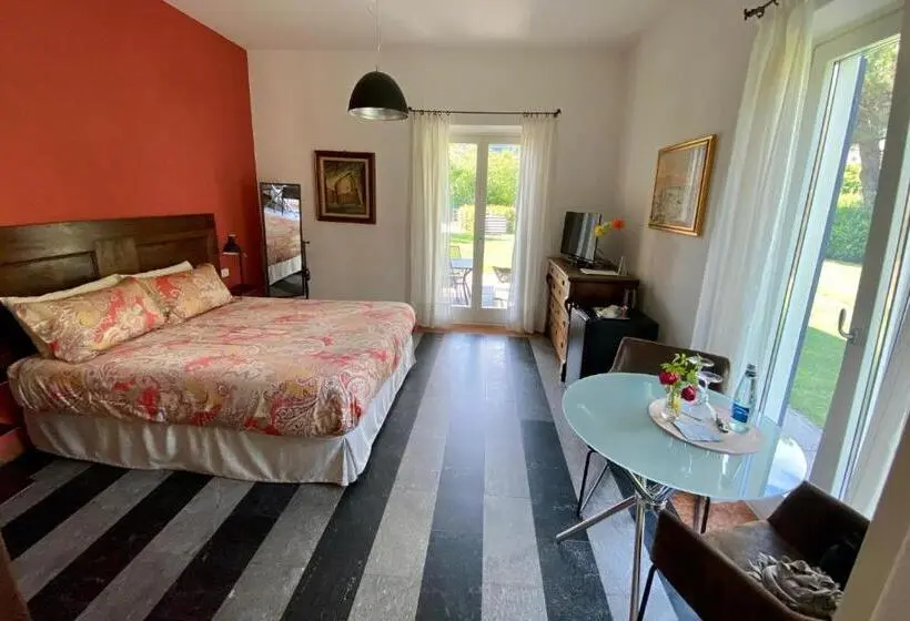 プールビュースタンダードルーム, Villa Costantina With Heated Pool