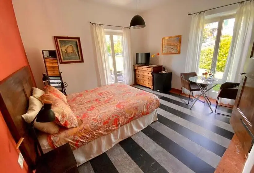 プールビュースタンダードルーム, Villa Costantina With Heated Pool