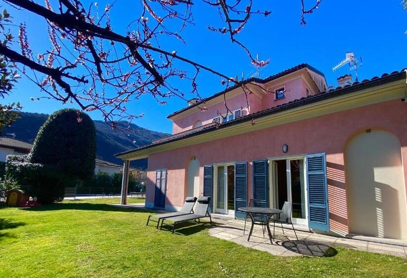 Студио Стандарт Вид на Сад, Villa Costantina With Heated Pool