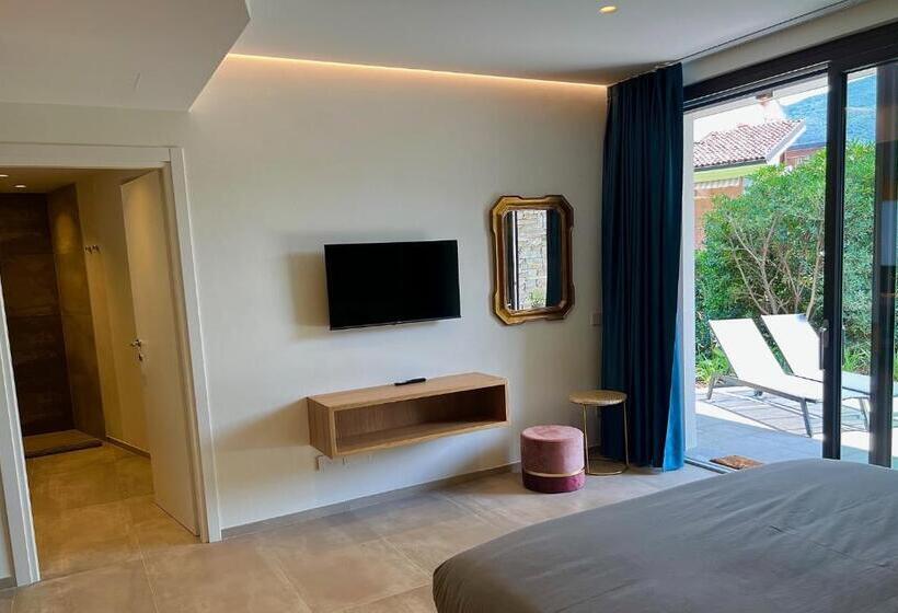 اتاق لوکس با تخت بزرگ, Villa Costantina With Heated Pool
