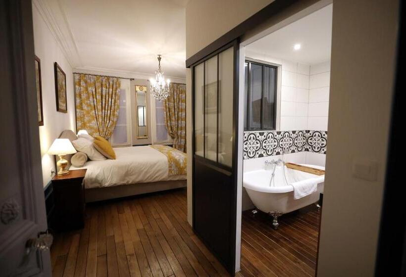 اتاق لوکس, Au Jeu De Paume