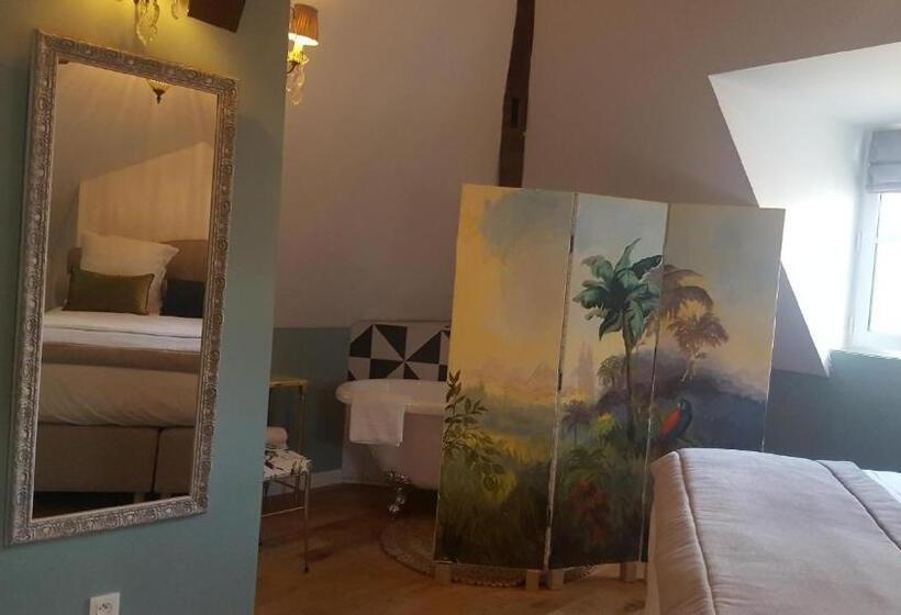 اتاق سوپریور, Au Jeu De Paume