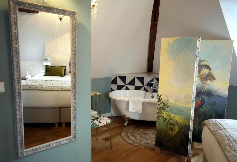 اتاق سوپریور, Au Jeu De Paume