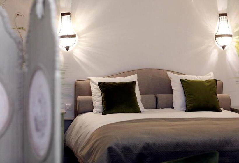 اتاق لوکس, Au Jeu De Paume