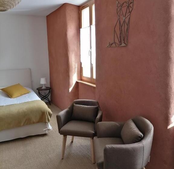 家庭间, Auberge Buissonniere