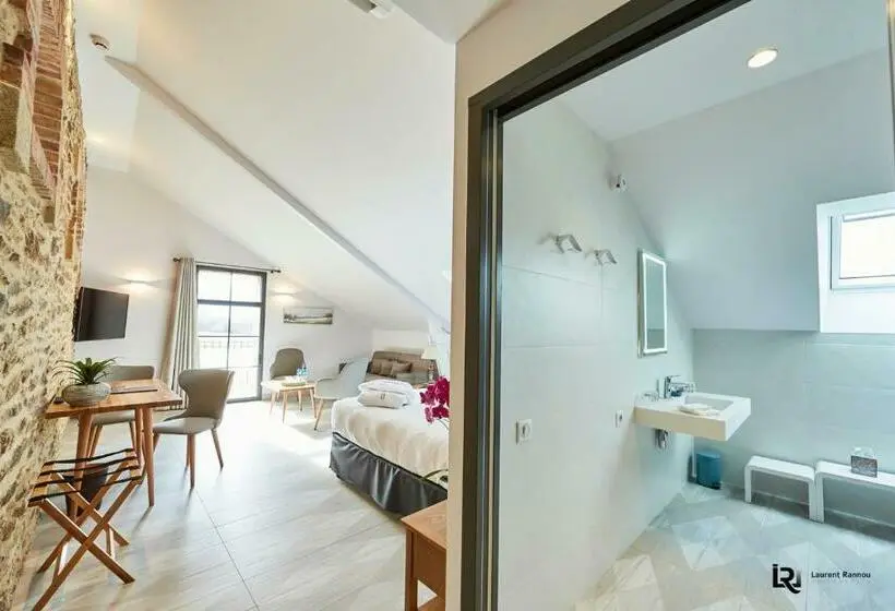 Perhestudio, Le Manoir De Kerbot