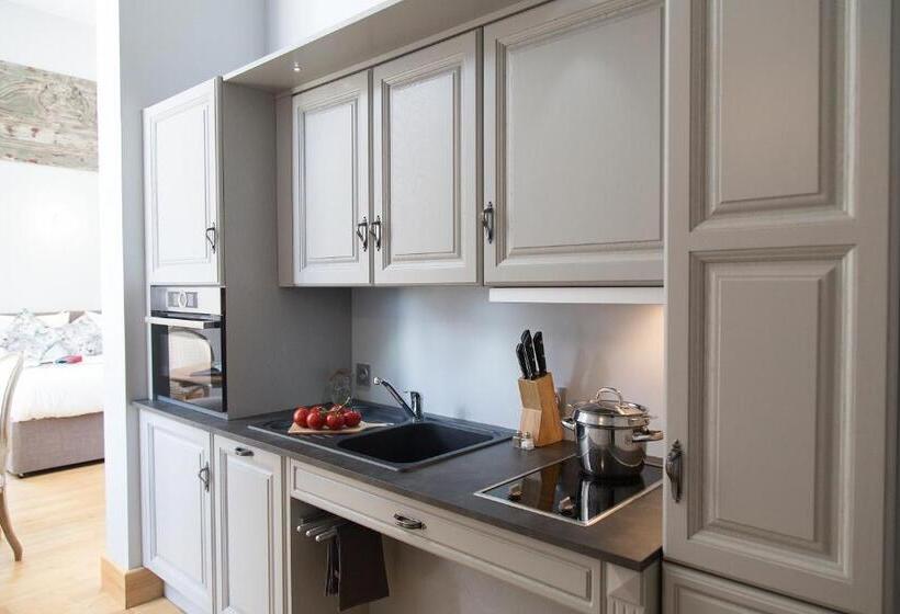 高级工作室, Chateau De Jalesnes