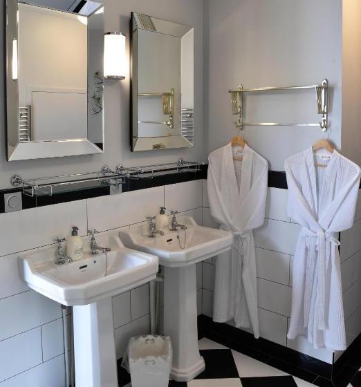 带2个卧室的套房, Chateau De Jalesnes